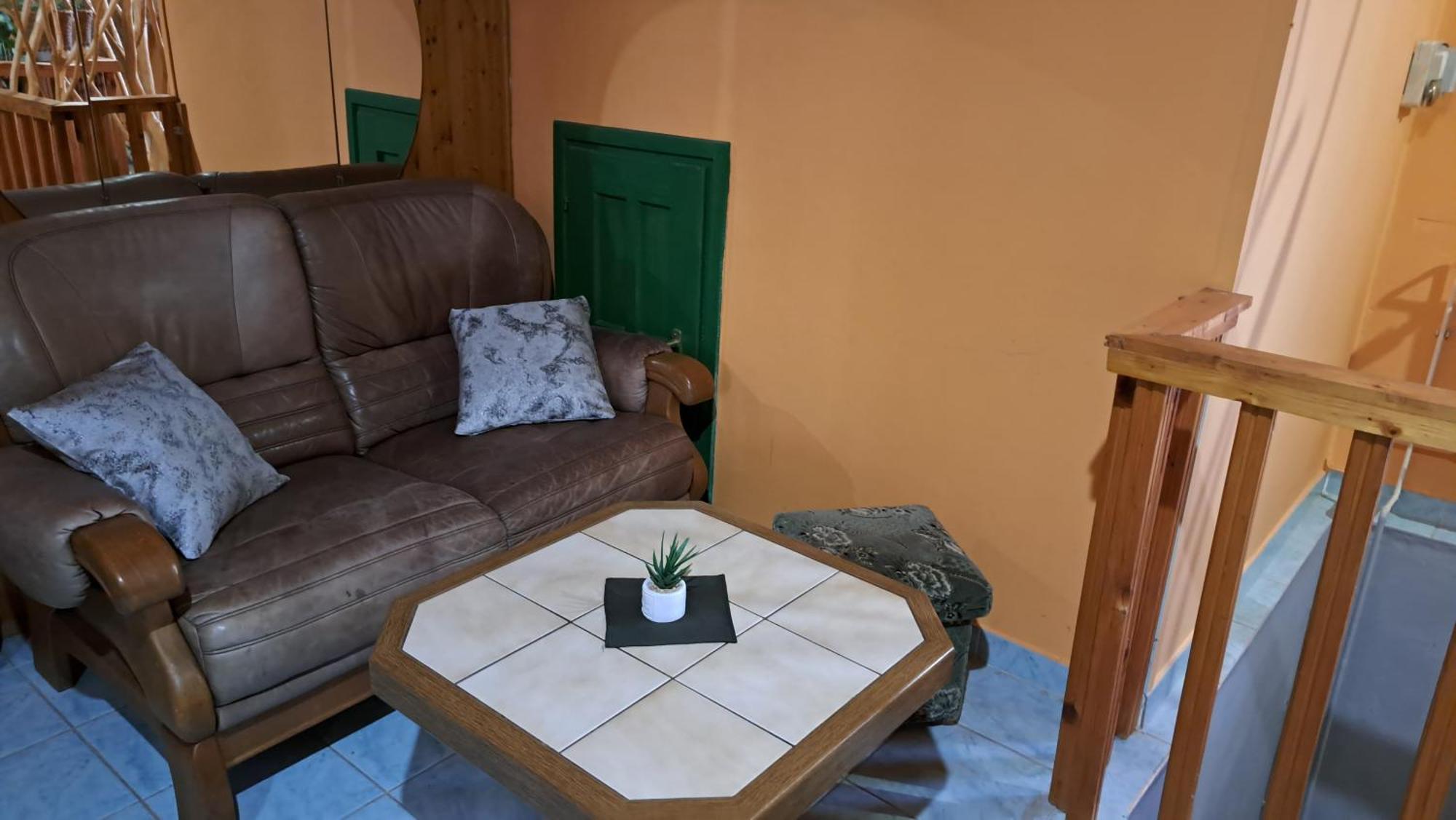 Kisdiofa Panzio Es Vendeglo Bed & Breakfast Vajdacska Exterior photo