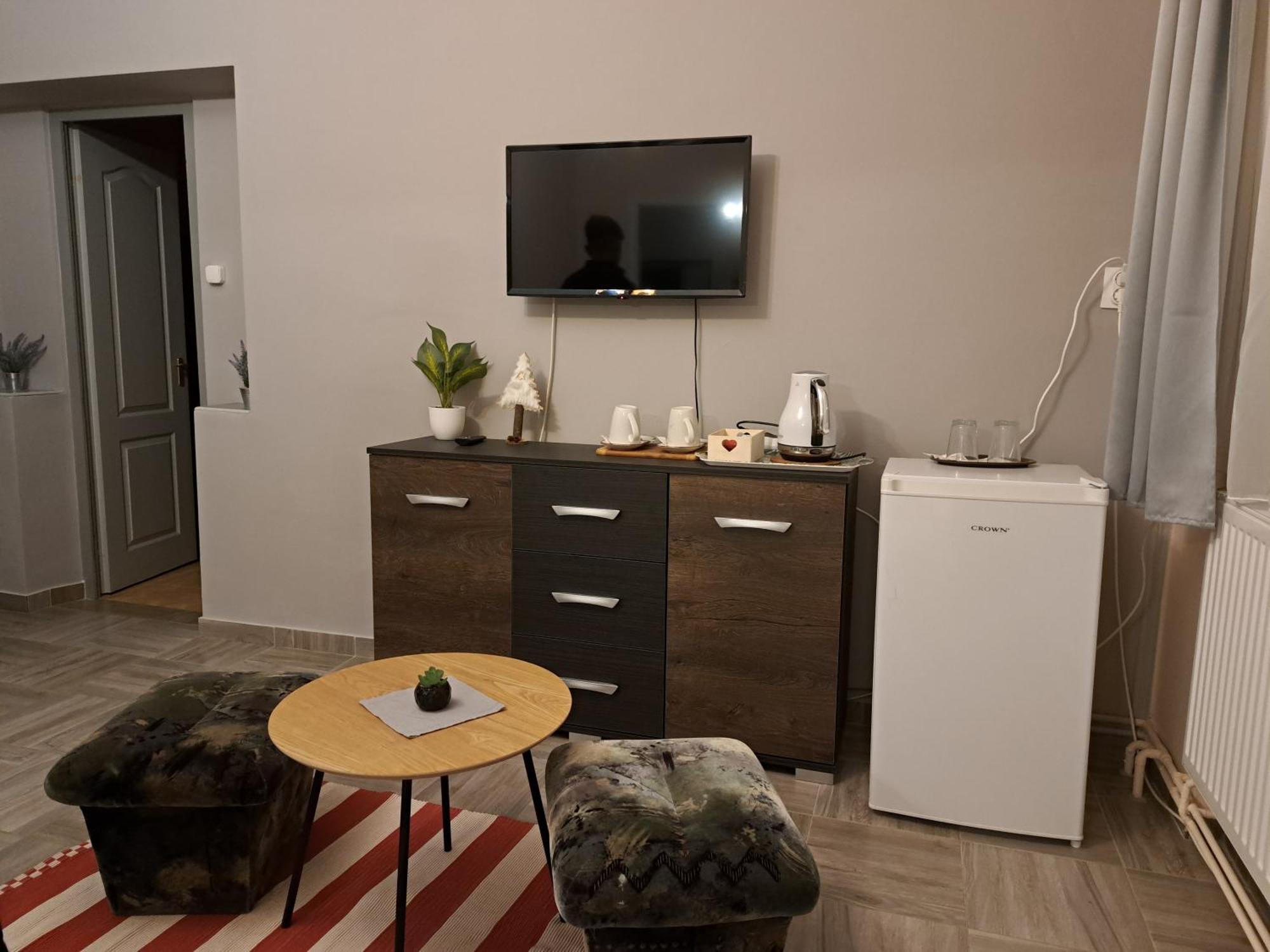 Kisdiofa Panzio Es Vendeglo Bed & Breakfast Vajdacska Exterior photo
