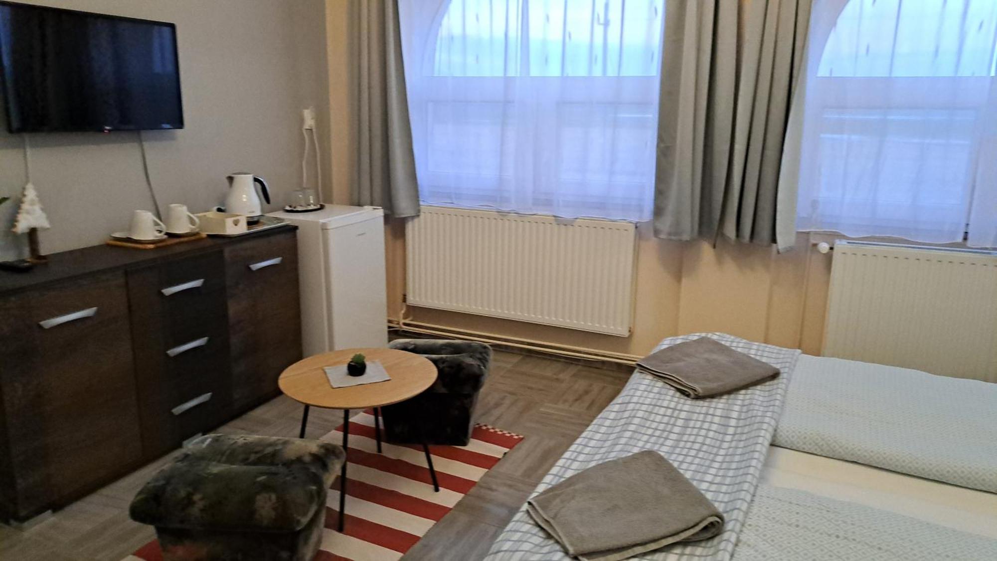 Kisdiofa Panzio Es Vendeglo Bed & Breakfast Vajdacska Exterior photo