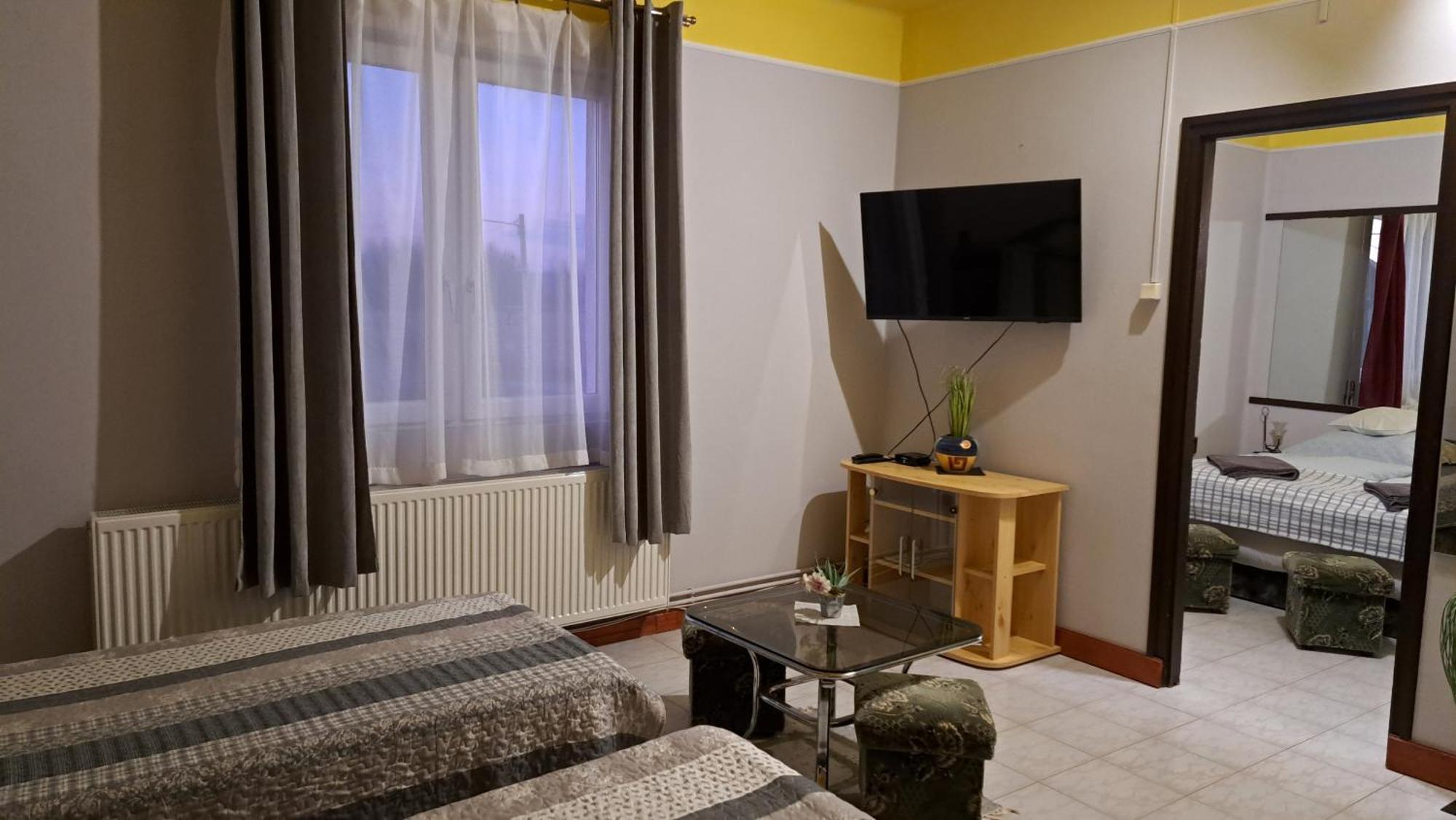 Kisdiofa Panzio Es Vendeglo Bed & Breakfast Vajdacska Exterior photo