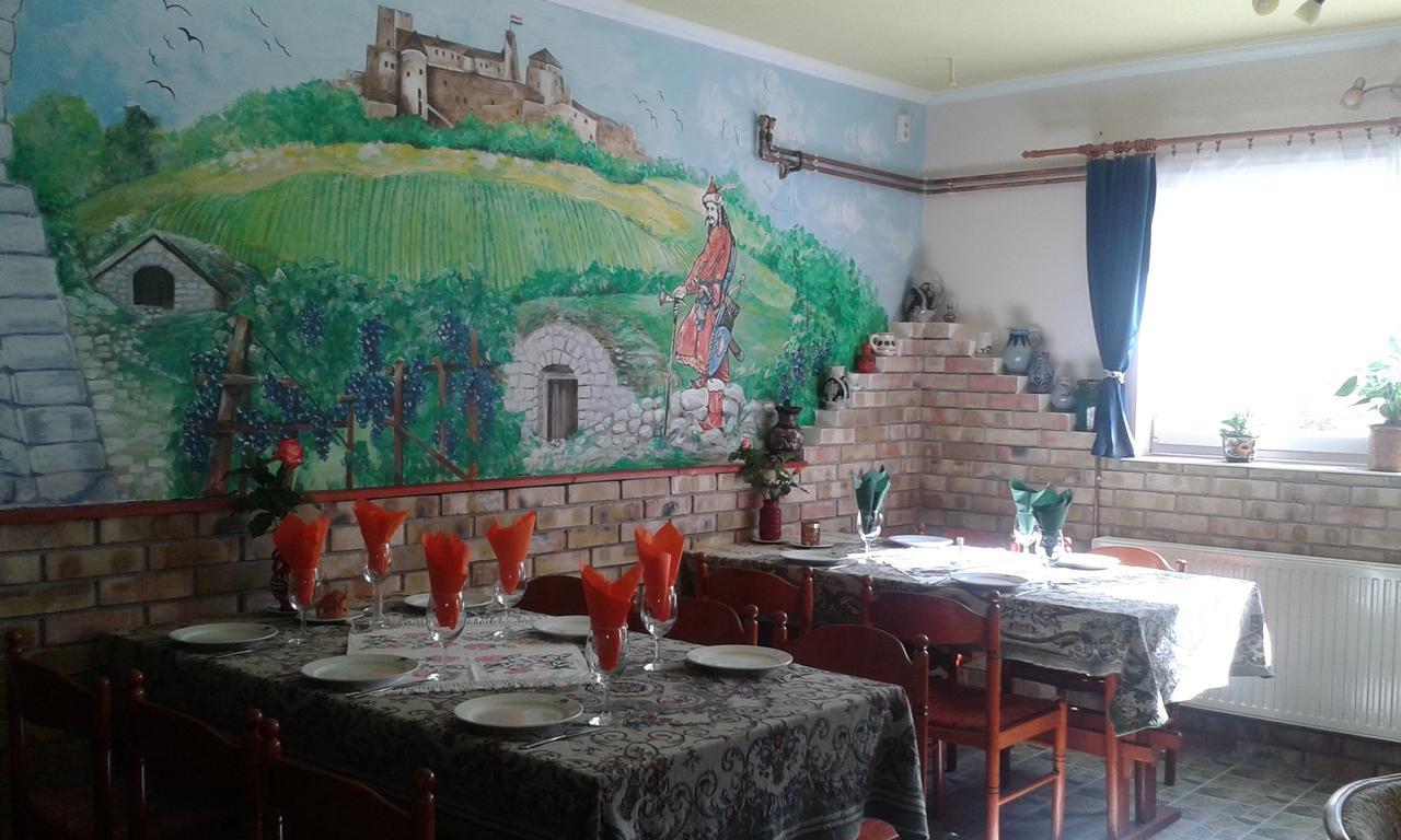 Kisdiofa Panzio Es Vendeglo Bed & Breakfast Vajdacska Exterior photo