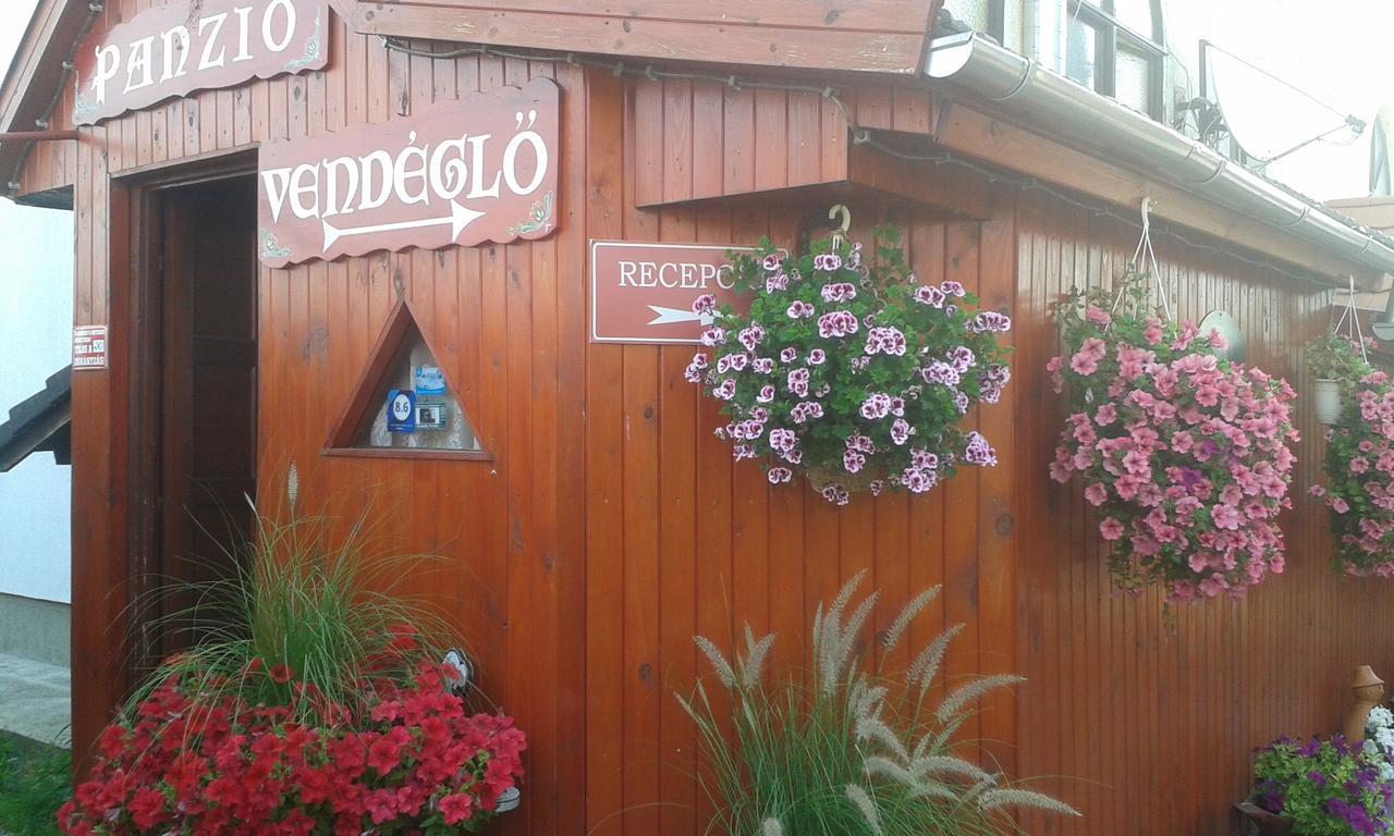 Kisdiofa Panzio Es Vendeglo Bed & Breakfast Vajdacska Exterior photo